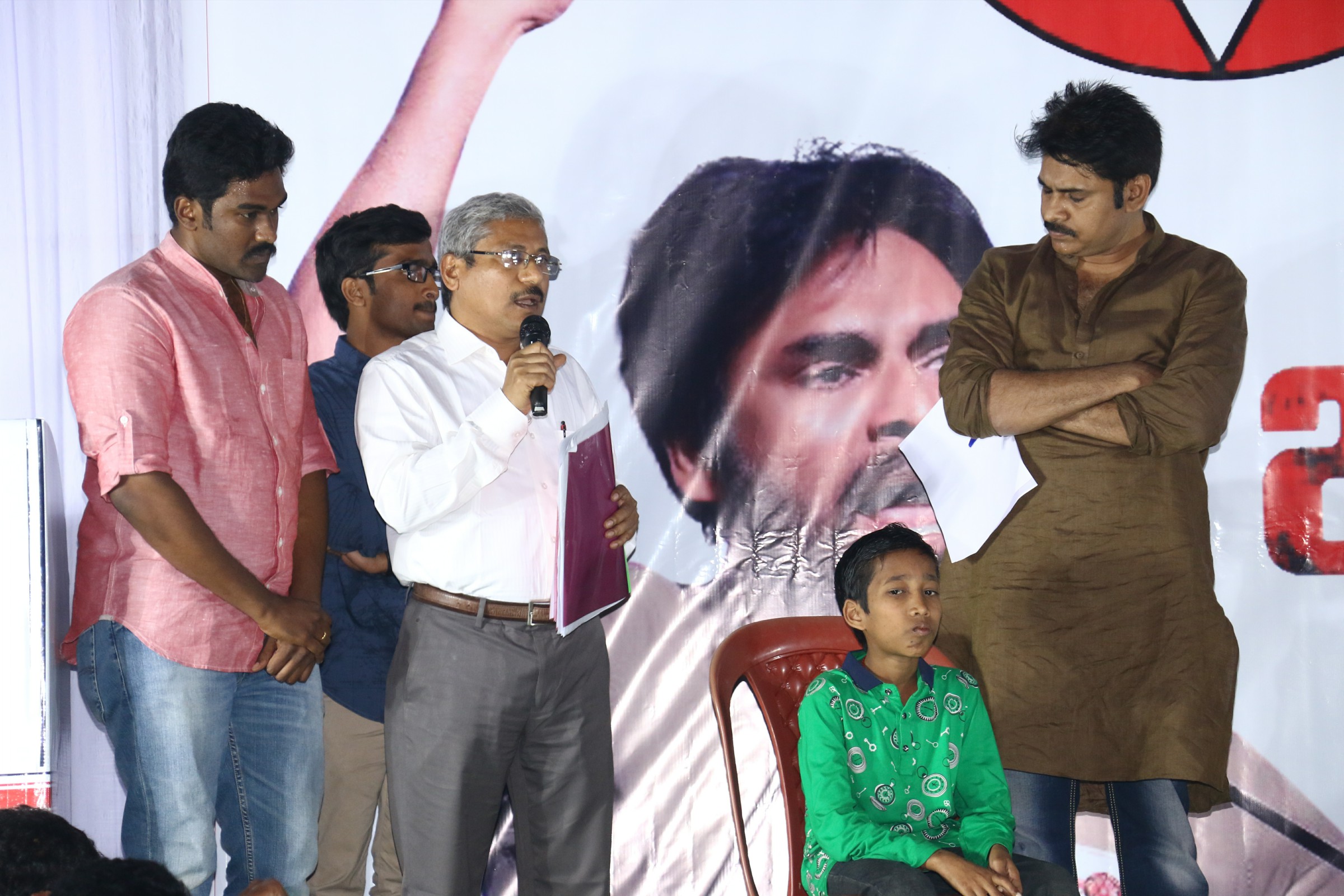 Pawan Kalyan Set A Leadership Example Through Humility | Uddanam Issue
