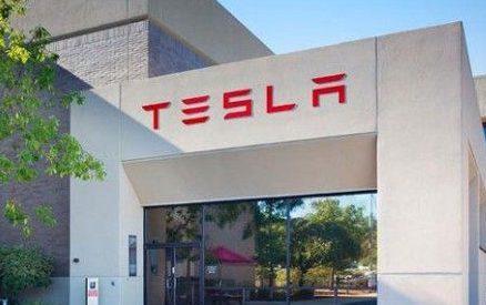 Why Tesla Lost $700 Million – Here’s The REASON